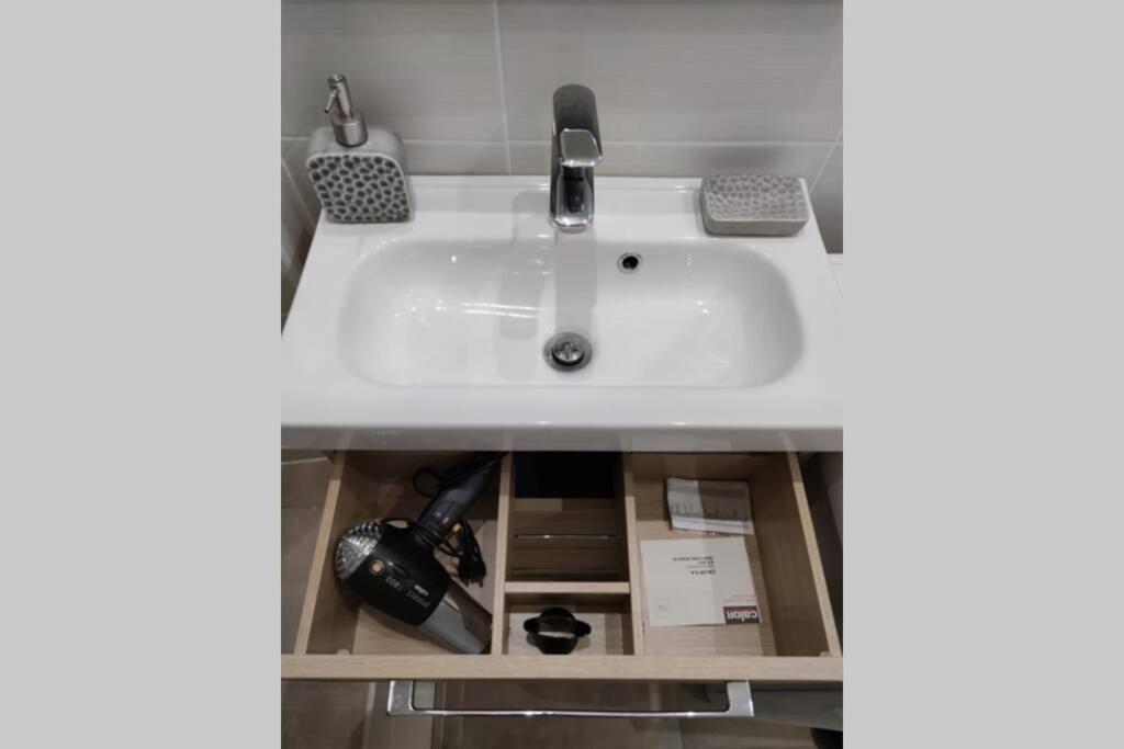 Apartmán Joli T2 Proche Vieux-Port, Terrasses Du Port Et Metro Joliette Marseille Exteriér fotografie