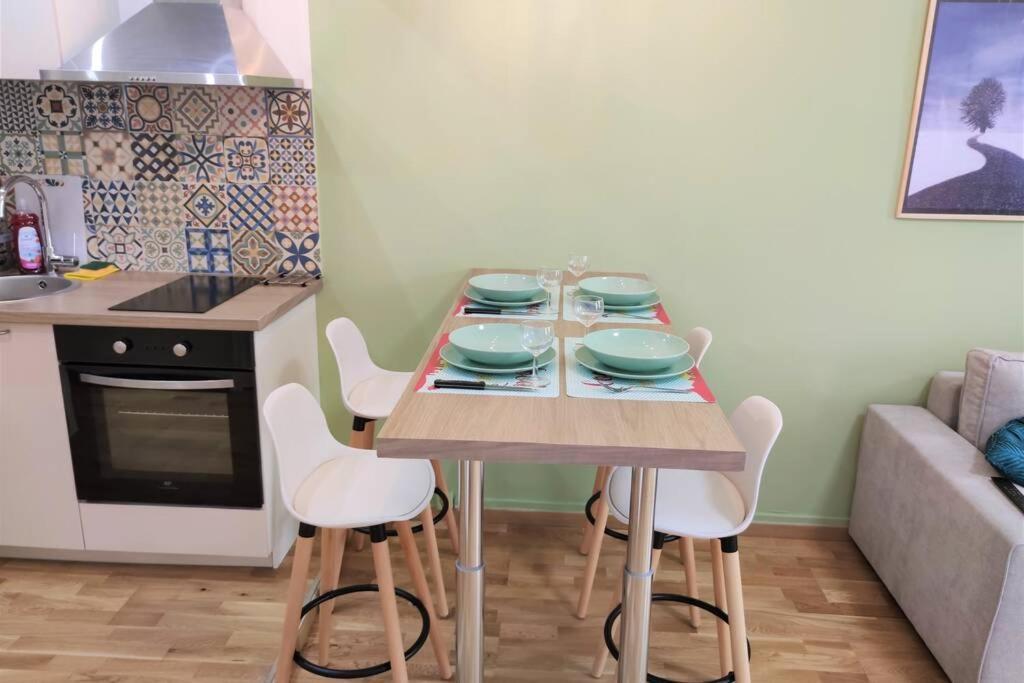Apartmán Joli T2 Proche Vieux-Port, Terrasses Du Port Et Metro Joliette Marseille Exteriér fotografie