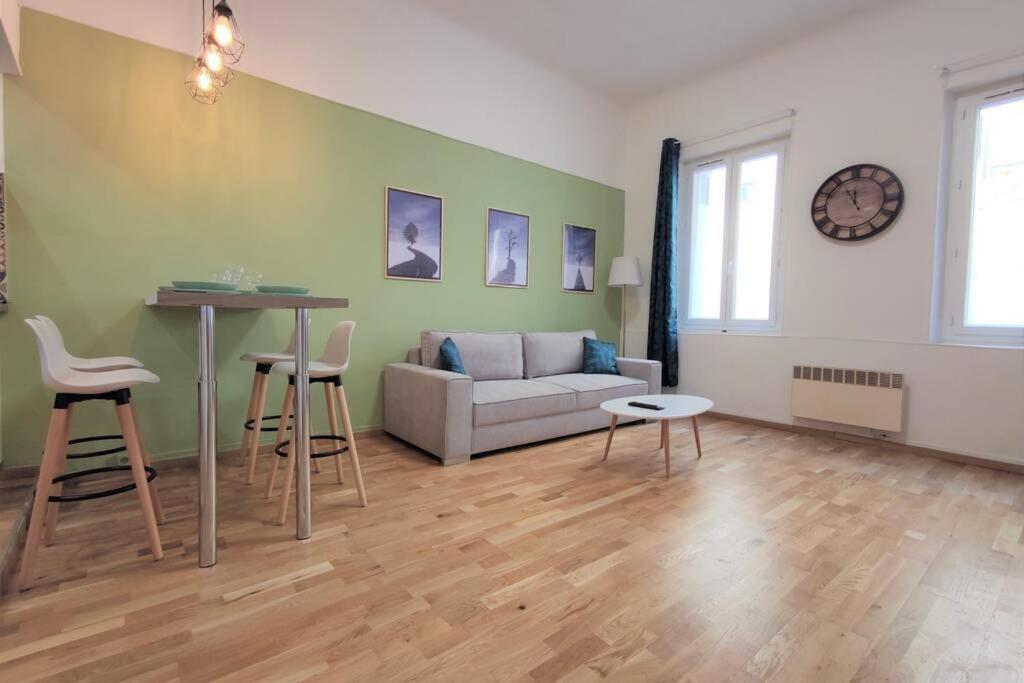 Apartmán Joli T2 Proche Vieux-Port, Terrasses Du Port Et Metro Joliette Marseille Exteriér fotografie